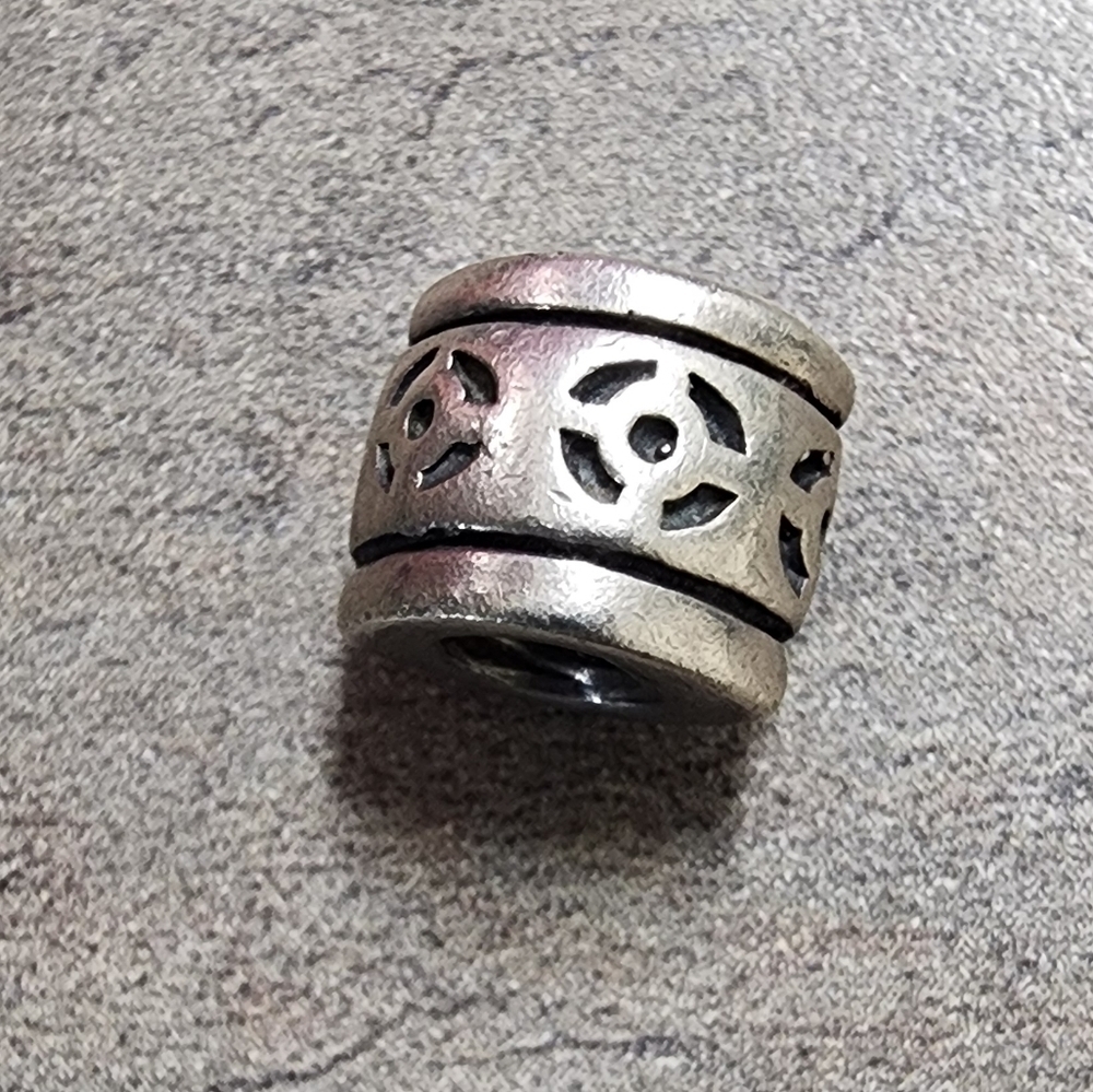 PANDORA Open Circle Pattern Sterling Silver Charm - Picture 6 of 6